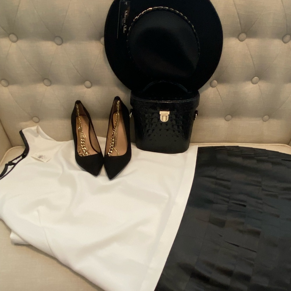 Ann Taylor cream & black shift dress